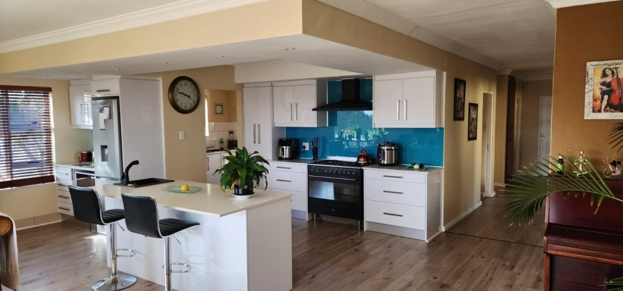 3 Bedroom Property for Sale in Olive Grove Western Cape